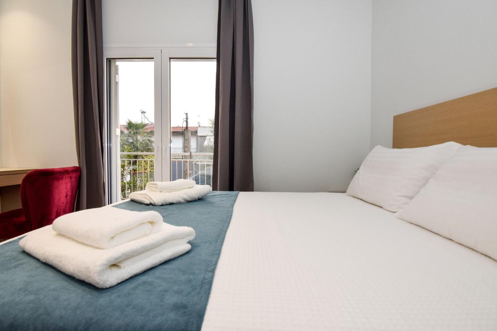 Katakis Luxury Apartment Hriszí Aktí Haniá Kültér fotó