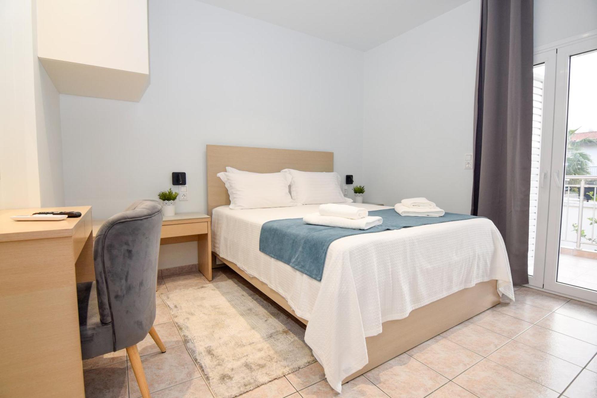 Katakis Luxury Apartment Hriszí Aktí Haniá Kültér fotó